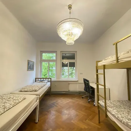 Miklosiceva Hostel *