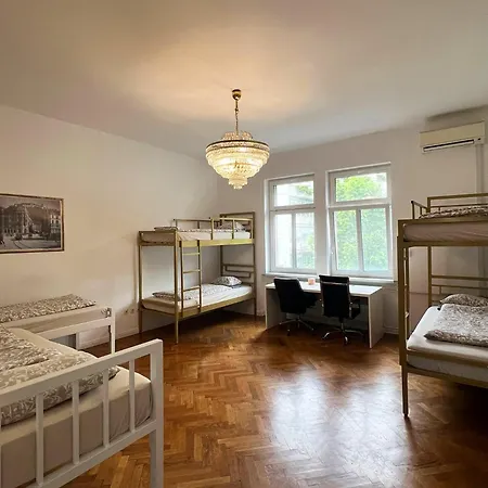 Miklosiceva Hostel