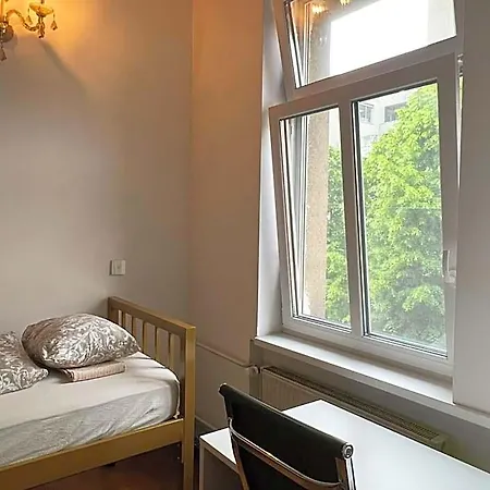 Miklosiceva Hostel *