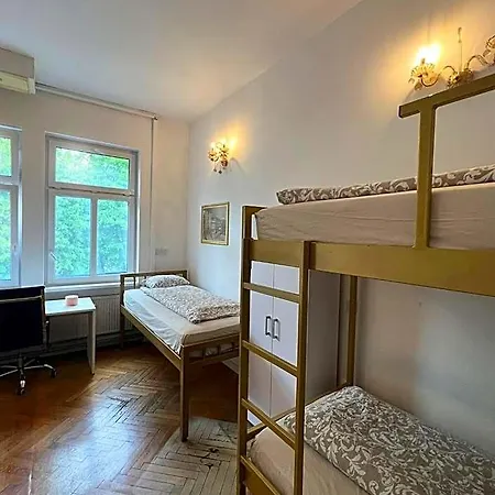 Miklosiceva Hostel