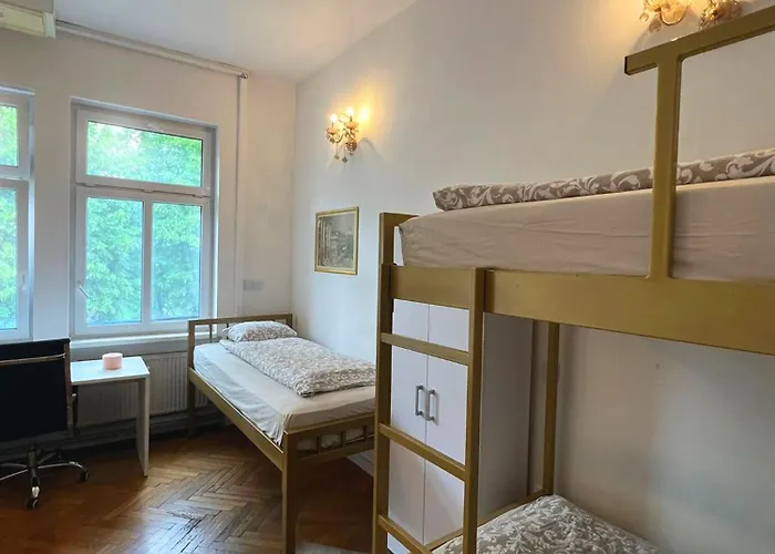 Albergue Miklosiceva *